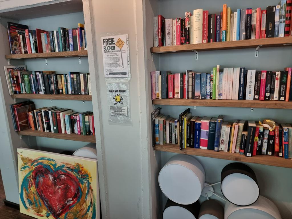 Bibliothek zum Schmökern im Unperfekthaus
